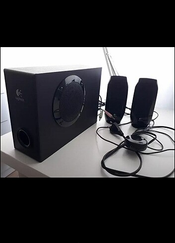 Logitech S220