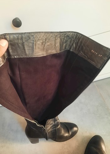 37 Beden siyah Renk Siyah Deri Topuklu Diz Boyu Kadın Çizme