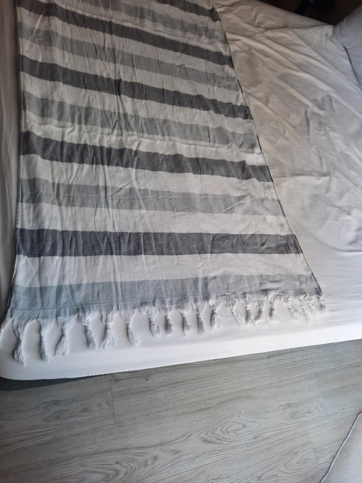 Gri Çizgili Banyo Plaj Havlusu - Görsel 2