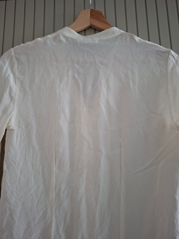 Fabrika Düğmeli Beyaz  V Yakalı Kadın Gömlek - Görsel 4