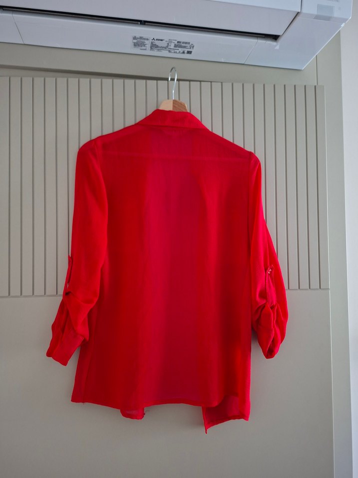 Kadın Kırmızı Düğmeli Uzun Kollu Gömlek - Görsel 3