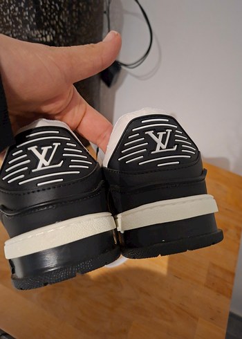 Louis Vuitton  Erkek Beyaz Siyah Spor Ayakkabı - Görsel 3