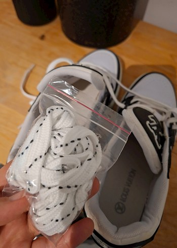 Louis Vuitton  Erkek Beyaz Siyah Spor Ayakkabı - Görsel 5