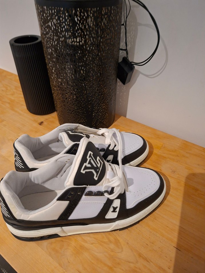 Louis Vuitton  Erkek Beyaz Siyah Spor Ayakkabı - Görsel 2