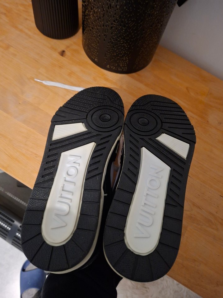 Louis Vuitton  Erkek Beyaz Siyah Spor Ayakkabı - Görsel 4