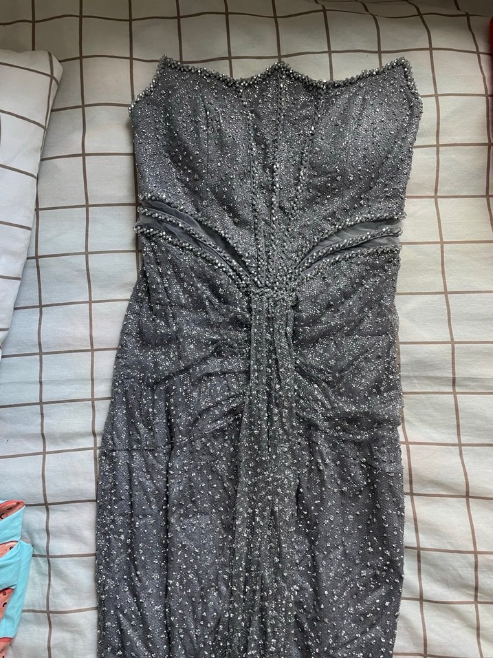 Gri İşlemeli Drapeli Straplez Abiye Elbise - Görsel 2