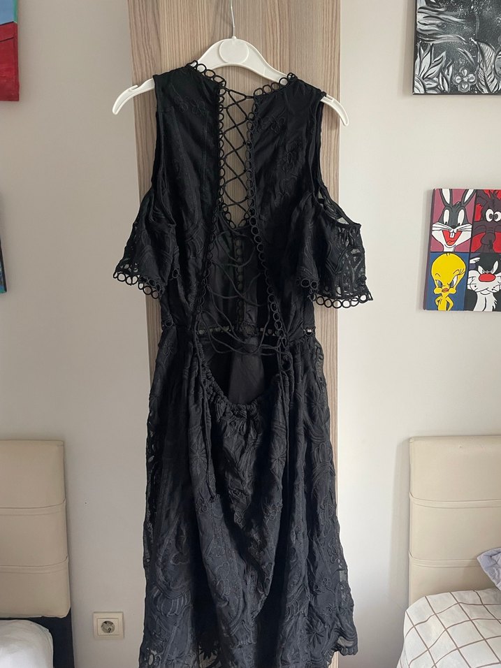 Dantel İşlemeli Siyah Midi V-Yaka Elbise - Görsel 3