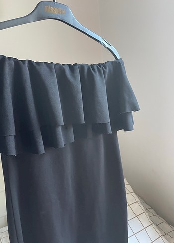 Siyah Straplez Fırfırlı Midi Elbise - Görsel 3