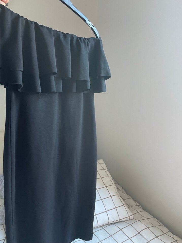 Siyah Straplez Fırfırlı Midi Elbise - Görsel 5