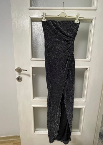 Siyah simli Desenli Uzun Straplez Abiye - Görsel 2