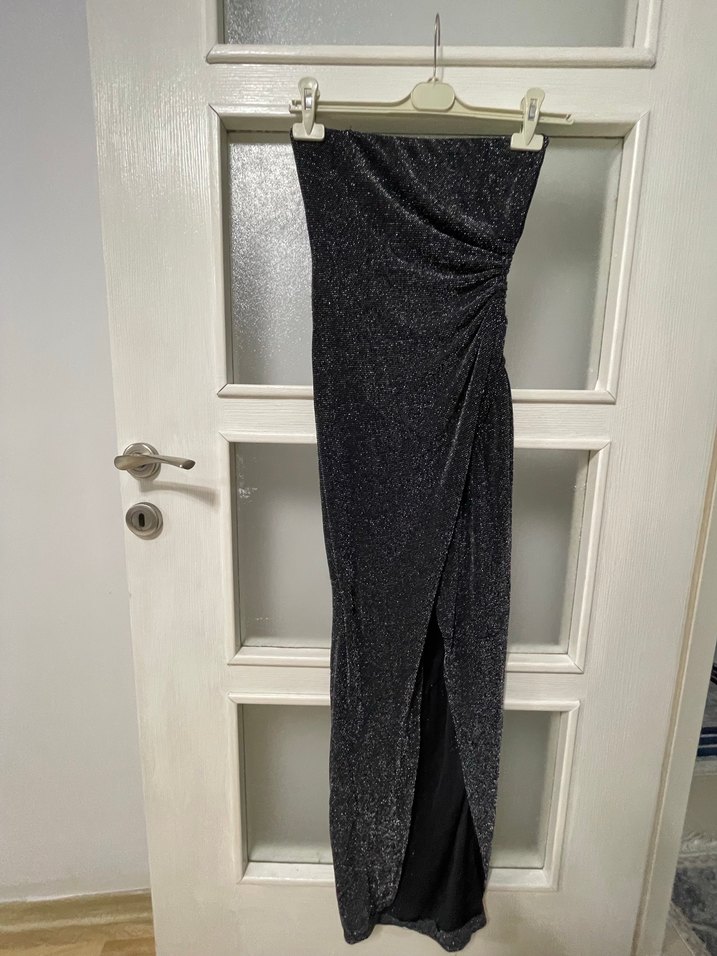 Siyah simli Desenli Uzun Straplez Abiye - Görsel 2