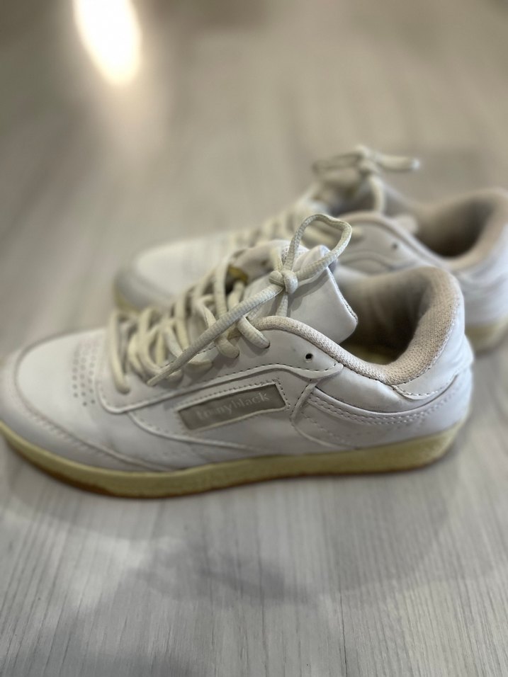 Beyaz Minimalist Kadın Spor Ayakkabı - Görsel 2