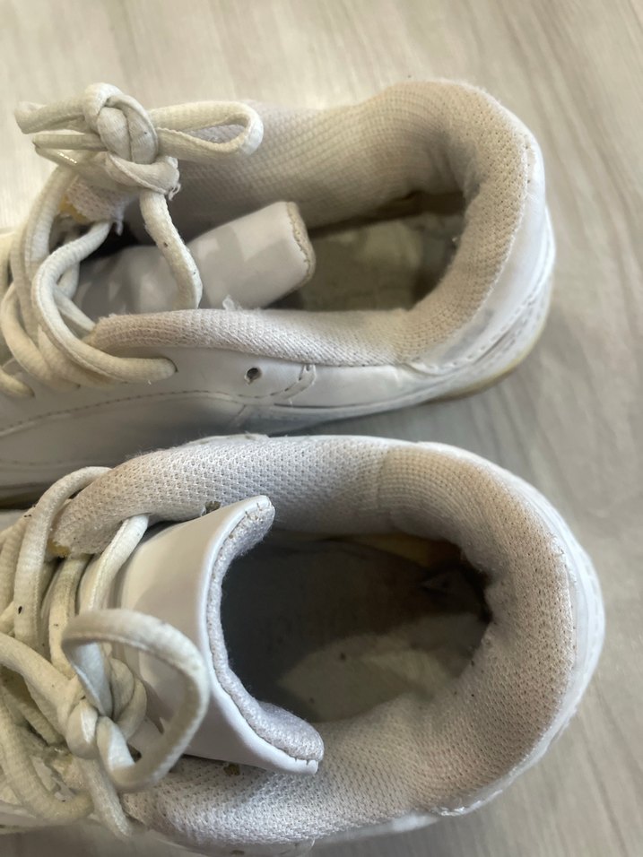 Beyaz Minimalist Kadın Spor Ayakkabı - Görsel 4