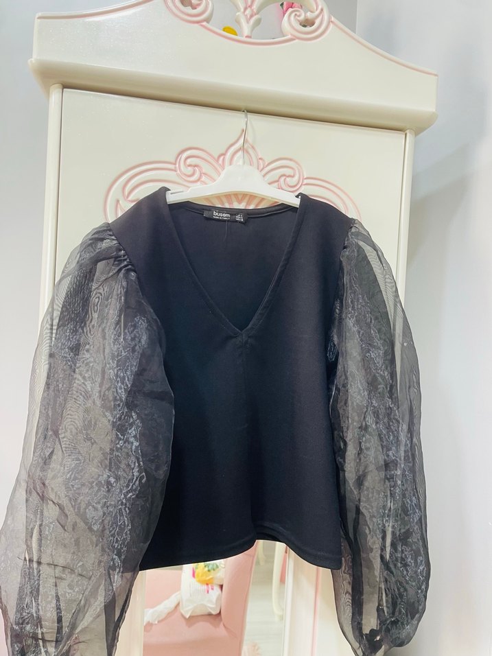 Siyah V Yaka Transparan Kollu Mini Bluz - Görsel 2