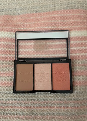 Revolution yüz paleti - Görsel 2