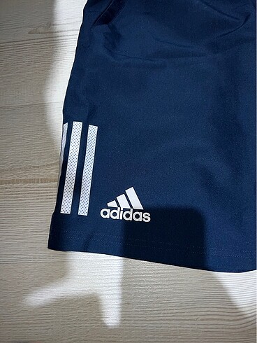 Adidas şort