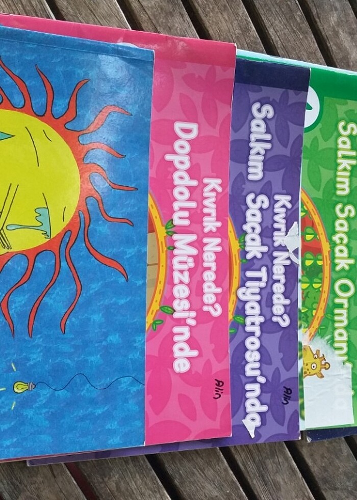 Kıvrık kitapları - Görsel 2