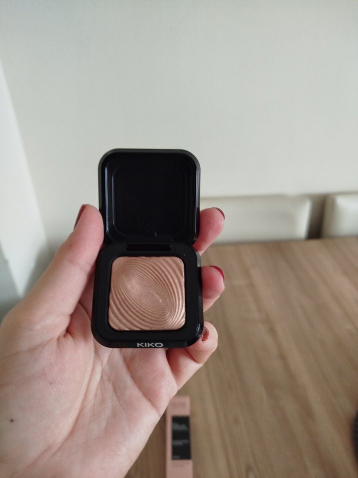 Kiko Parlak Bej Tekli Göz Farı - Görsel 2