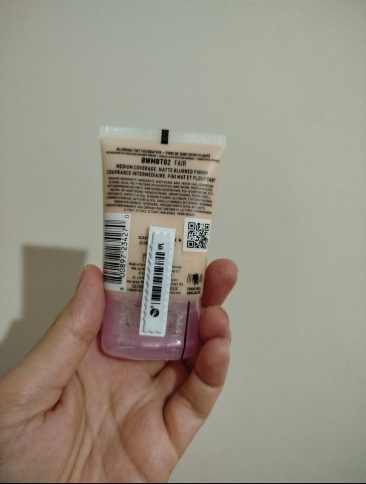 NYX Bare With Me Blur Fondöten 02 Fair - Görsel 2