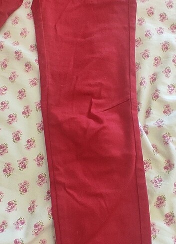 36 Beden kırmızı Renk Zara Marka Kırmızı Pantalon