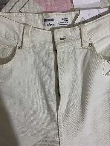 Etiketli bershka pantolon