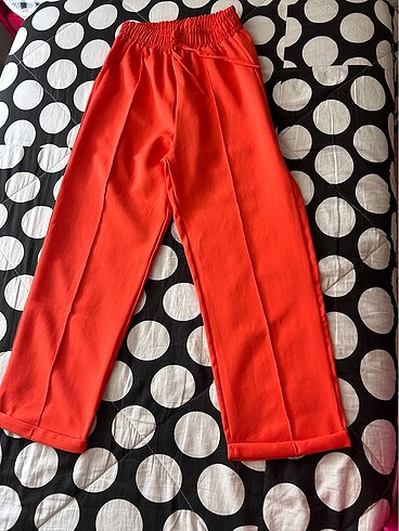Turuncu bilekte pantolon - Görsel 2