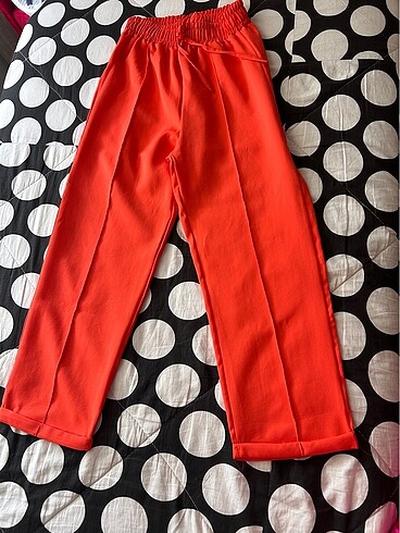 Turuncu bilekte pantolon - Görsel 3