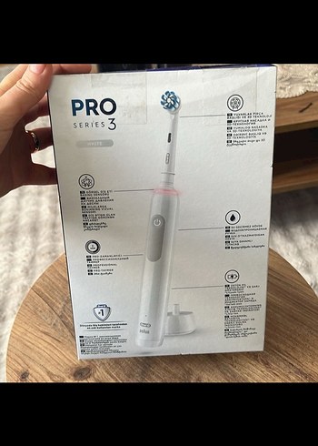 Oral-B Oral-B Pro Series 3 Beyaz Seyahat Diş Fırçası