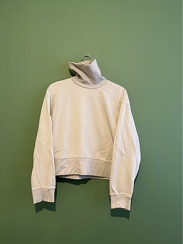 ZARA SWEATSHIRT