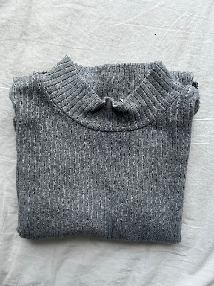 Gri Boğazlı Triko Kadın Kazak - Görsel 2