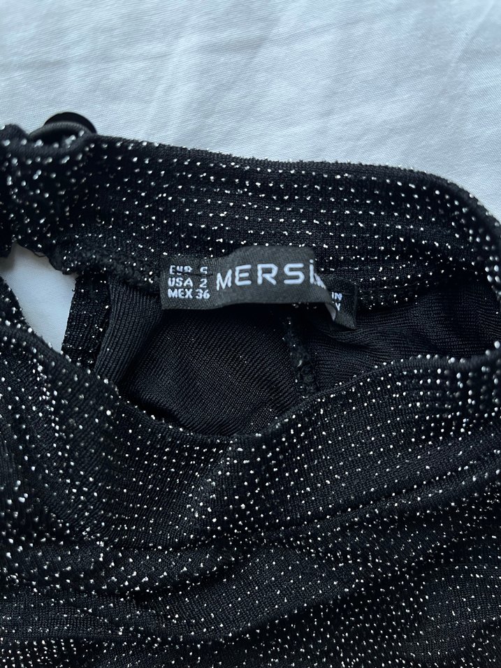 Siyah Sırt Detaylı Simli Bluz - Görsel 3