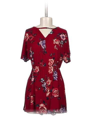 Bershka Kısa Tulum %70 İndirimli.