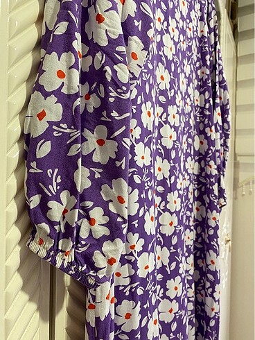 Bershka Elbise
