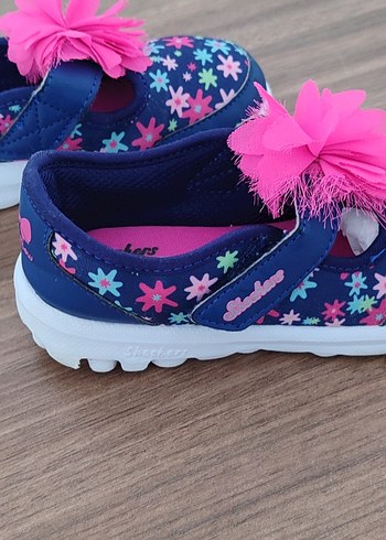26 Beden pembe Renk orijinal skechers ayakkabı