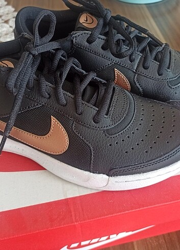 37,5 Beden siyah Renk Nike orijinal spor ayakkabı