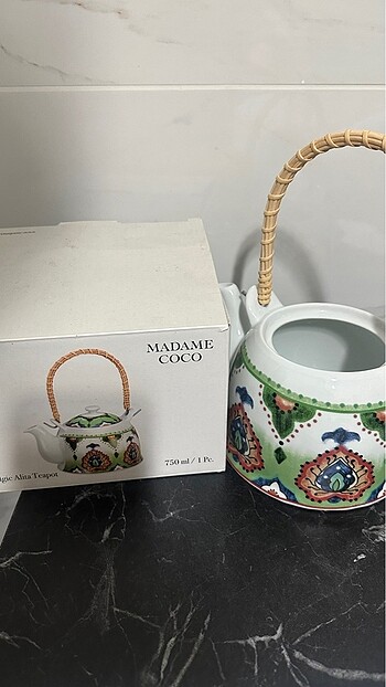 Beden çeşitli Renk Madame Coco Demlik
