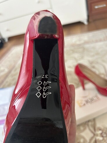 Topuklu ayakkabı - Görsel 4
