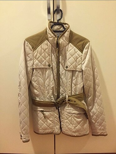 Zara Mont