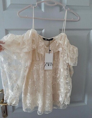 Zara Zara fisto dantel bluz yeni etiketli