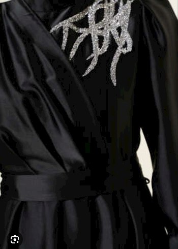 Siyah İşlemeli Uzun Kollu Uzun Abiye Elbise - Görsel 2