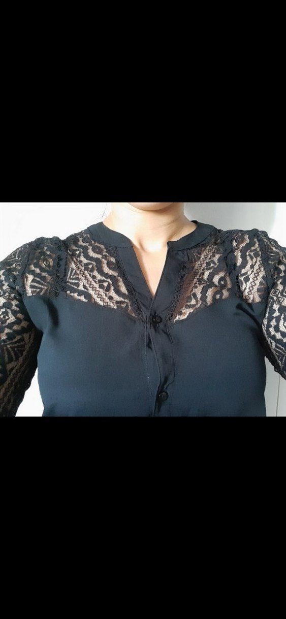 Siyah Dantel Detaylı V Yaka Uzun Kollu Bluz - Görsel 3