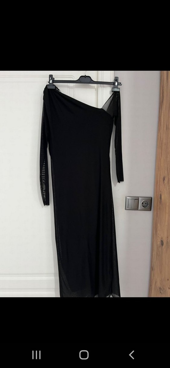 Uzun Siyah Drapeli Tül Elbise - Görsel 4