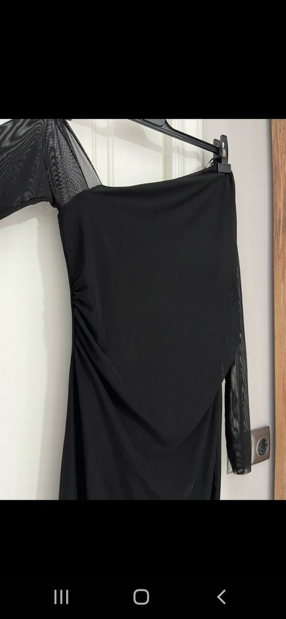 Uzun Siyah Drapeli Tül Elbise - Görsel 3