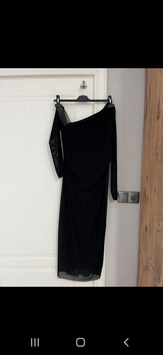 Uzun Siyah Drapeli Tül Elbise - Görsel 2