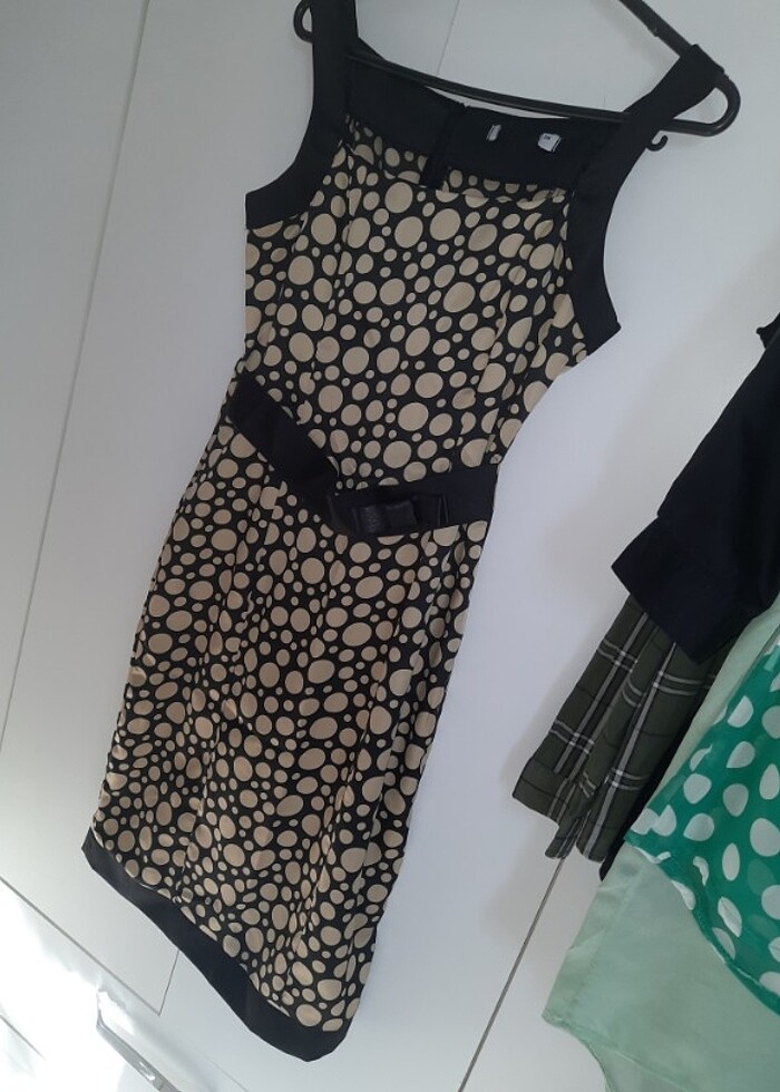 Puantiyeli şık elbise - Görsel 4