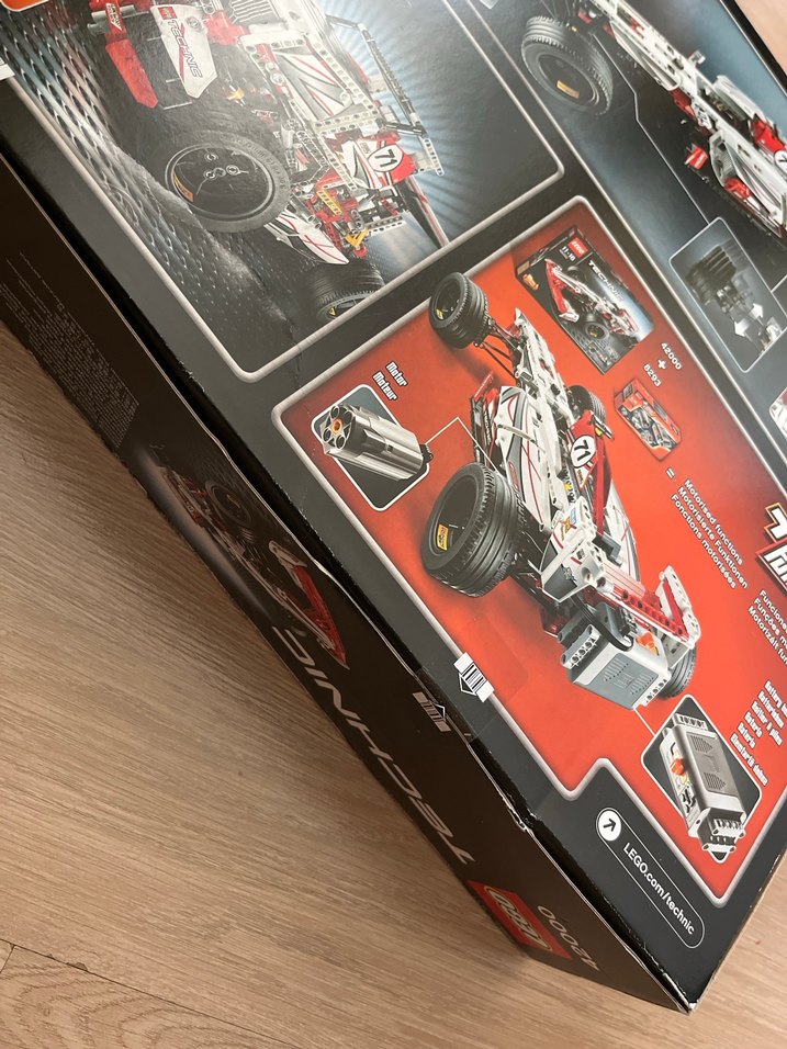 LEGO Technic Yarış Arabası Seti 42000 - Görsel 2