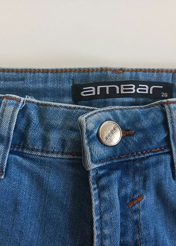 28 Beden Düğmeli Mavi Yırtık Mini Kot Şort