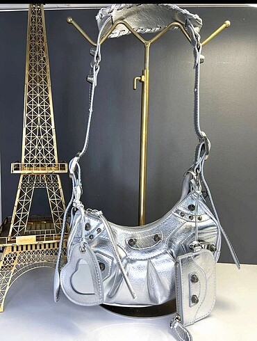 Balenciaga çanta