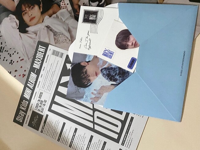  Beden Renk Stray Kids maxident album