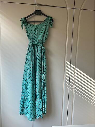 Designer Büzgülü fiyonklu elbise